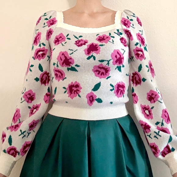 Willow & Wind Sweaters - Willow & Wind Floral Sweater Size S
